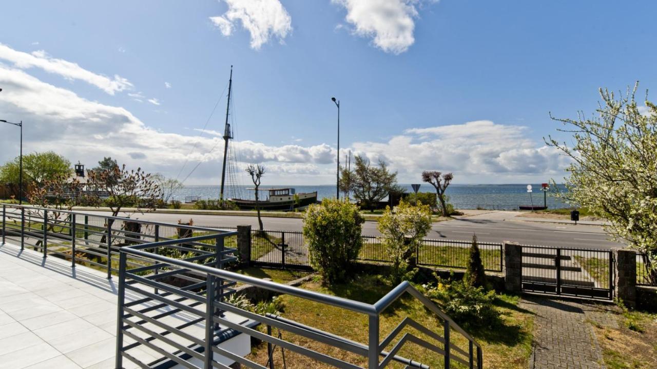 Apartment In Sea Bay